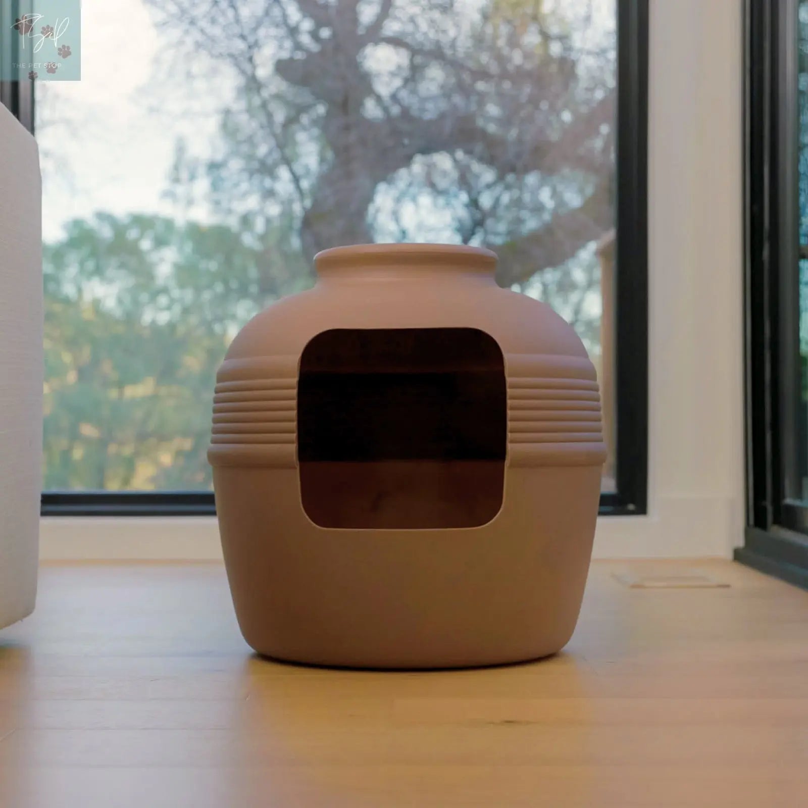 Discreet Litter Box Planter with Hooded Design and Artificial Plant for Pets Does not apply