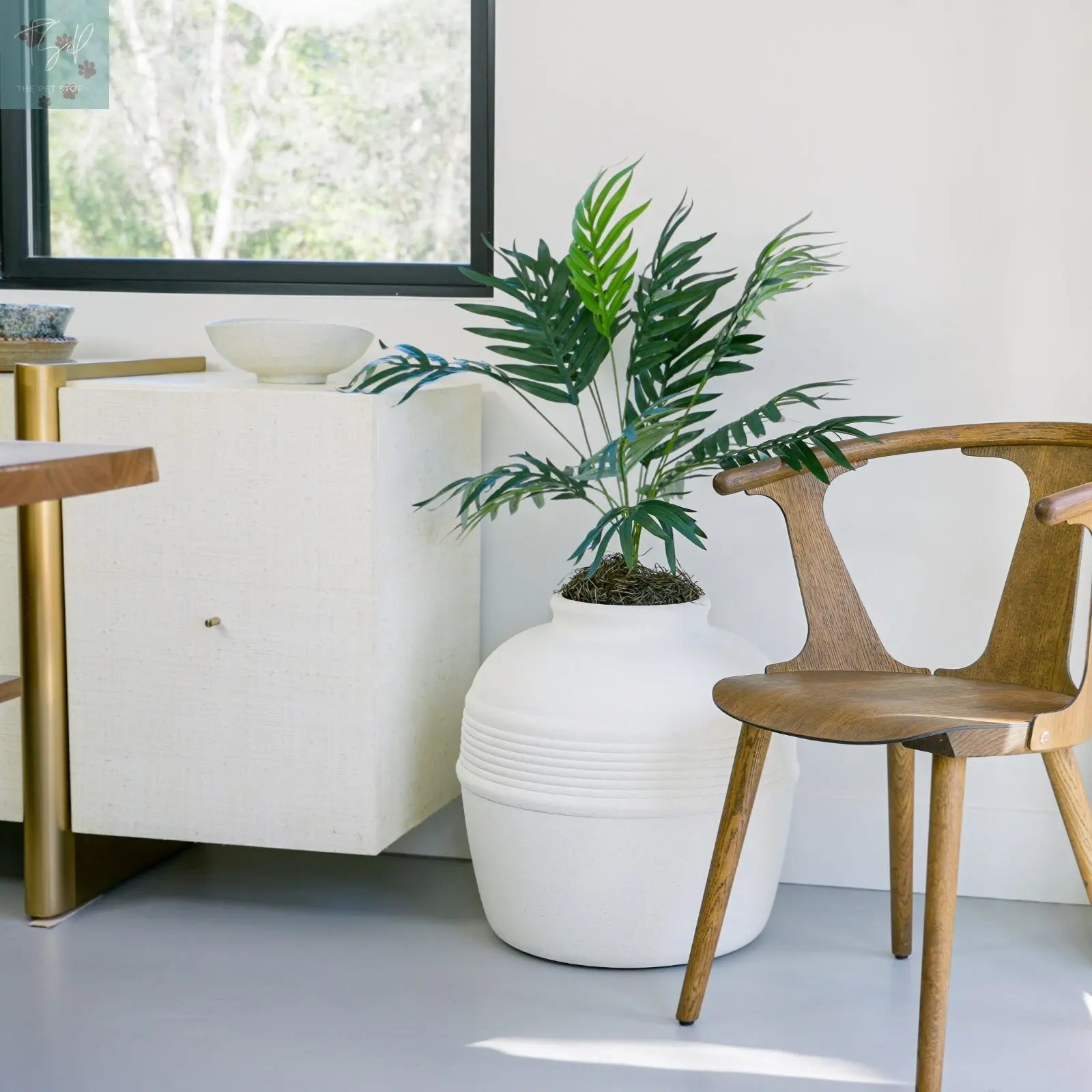 Discreet Litter Box Planter with Hooded Design and Artificial Plant for Pets Does not apply