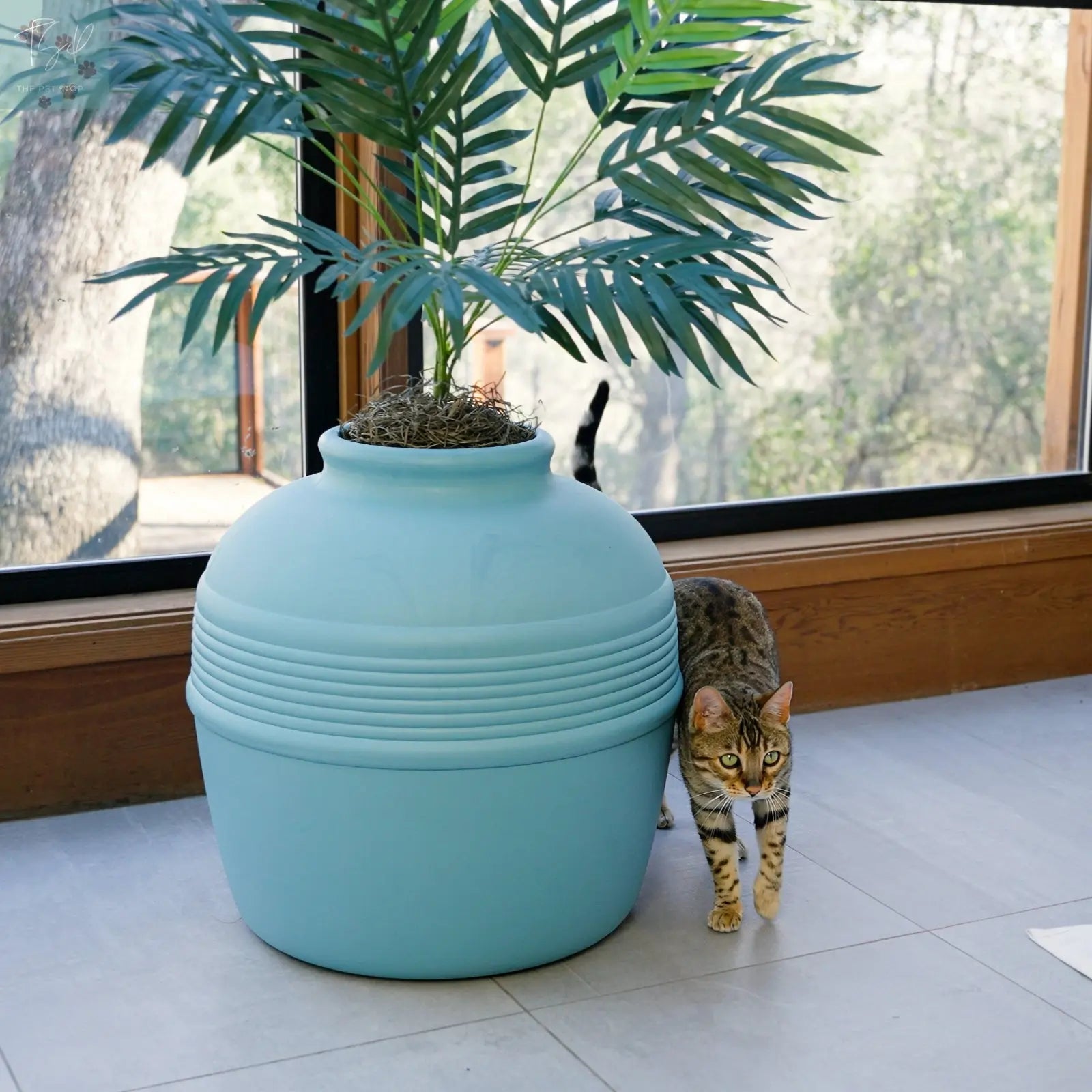 Discreet Litter Box Planter with Hooded Design and Artificial Plant for Pets Does not apply