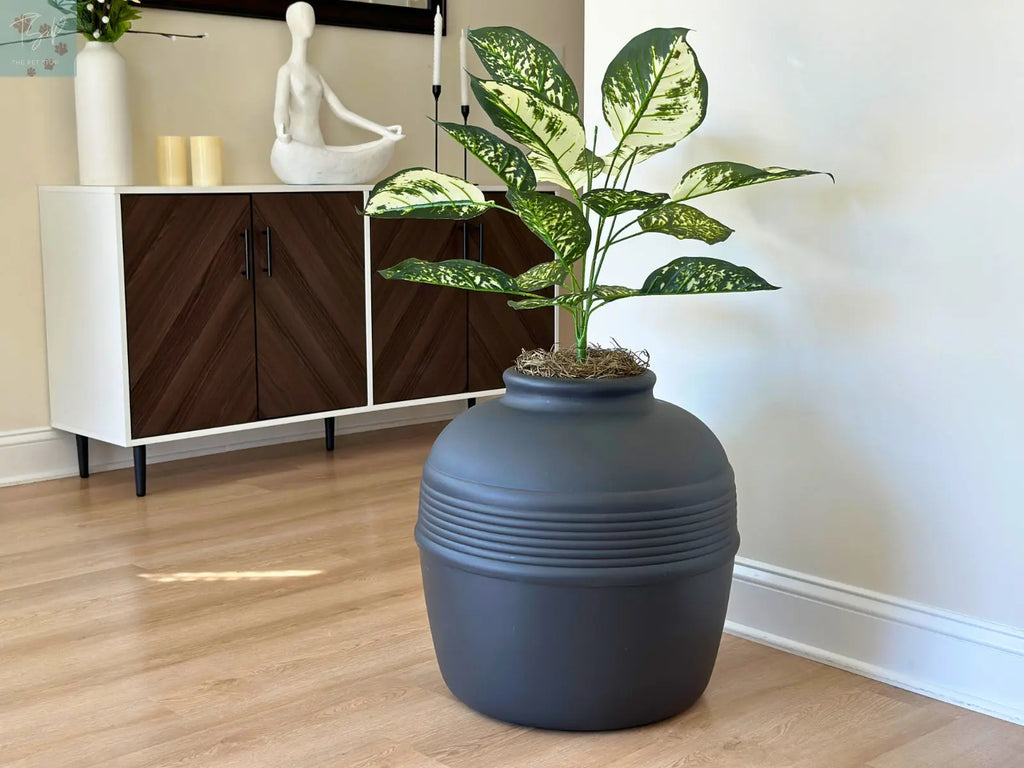 Discreet Litter Box Planter with Hooded Design and Artificial Plant for Pets Does not apply